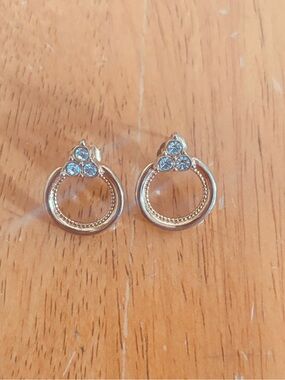 Vintage Avon Circle Earrings With Clear Crystals Preowned